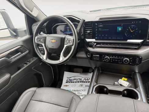 Used 2024 Chevrolet Silverado 2500 LTZ w/ LTZ Convenience Package AWD/4WD image 11