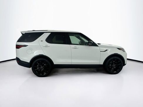New 2026 Land Rover Discovery S image 4