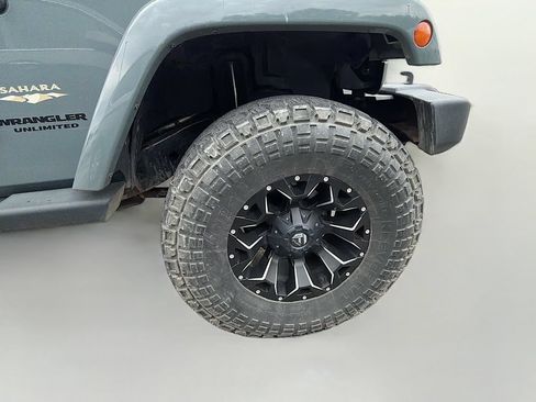 Used 2015 Jeep Wrangler Unlimited Sahara w/ Connectivity Group AWD/4WD image 9