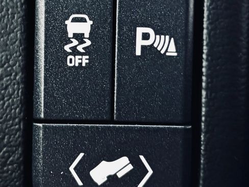 Used 2020 GMC Yukon SLE w/ SLE Value Package image 18