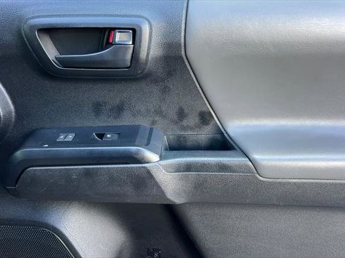 Certified 2022 Toyota Tacoma SR image 17