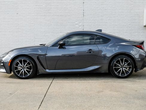 Used 2024 Toyota GR86 RWD image 10