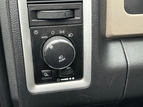 Used 2012 RAM 1500 Big Horn image 28