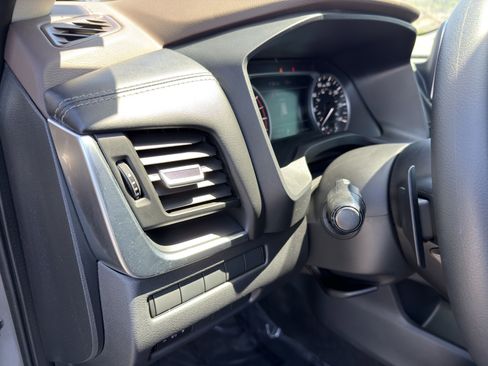 Used 2021 Nissan Rogue S image 25