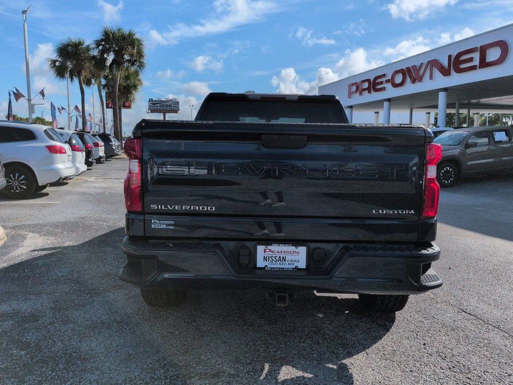 Used 2020 Chevrolet Silverado 1500 Custom w/ Custom Value Package AWD/4WD image 5