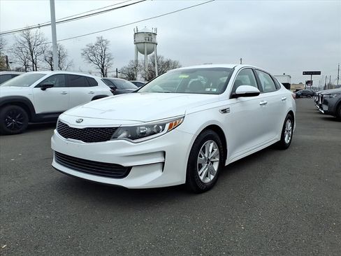 Used 2017 Kia Optima LX image 9