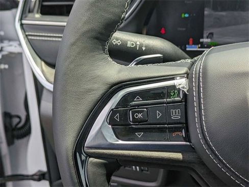 New 2024 Jeep Grand Cherokee Overland w/ Advanced Protech Group III image 17