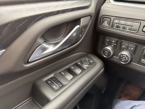 Certified 2022 GMC Yukon XL Denali w/ Denali Premium Package image 18