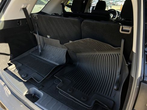 Certified 2025 Nissan Pathfinder S image 28