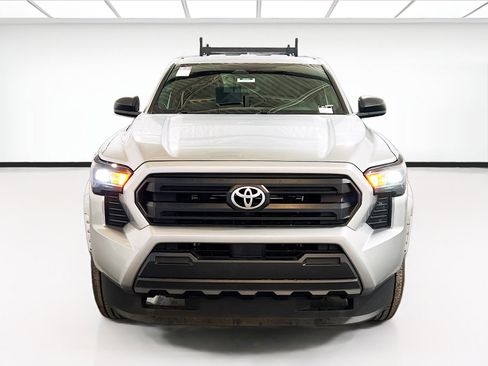 Used 2025 Toyota Tacoma SR image 2