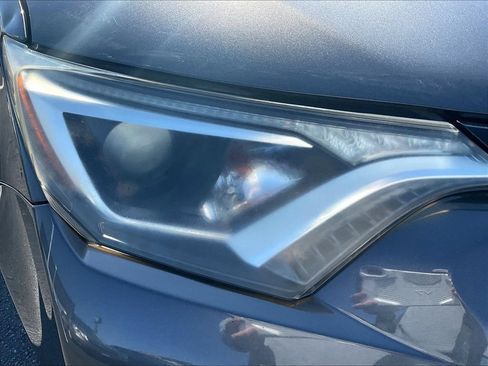 Used 2016 Toyota RAV4 LE AWD/4WD image 31