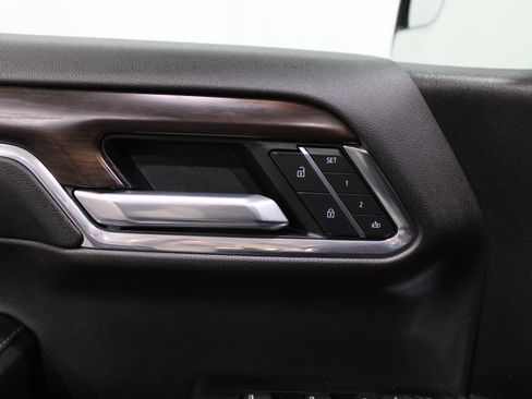 Used 2024 GMC Sierra 1500 SLT image 8