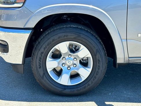Used 2025 RAM 1500 Big Horn AWD/4WD image 36