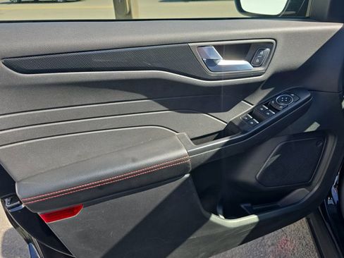 Certified 2025 Ford Escape ST-Line image 5