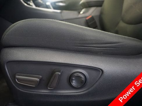 Used 2025 Toyota RAV4 XLE AWD/4WD image 6