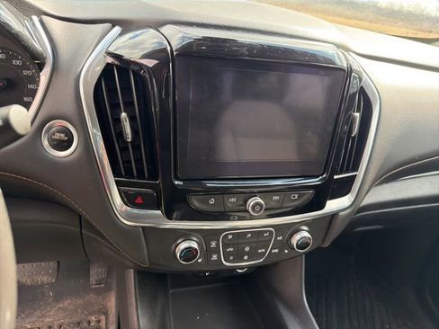 Used 2020 Chevrolet Traverse LT w/ Driver Confidence II Package image 6