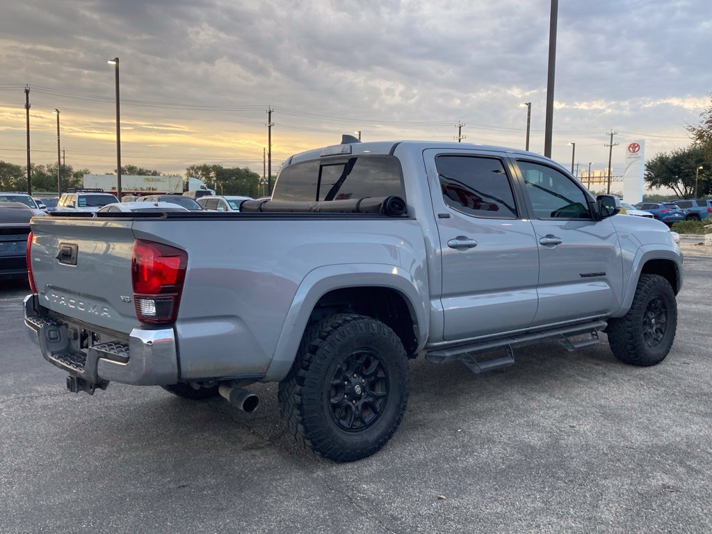Used 2021 Toyota Tacoma SR5 RWD image 5