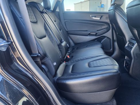 Used 2024 Ford Edge Titanium image 19