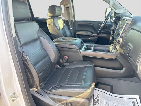 Used 2019 GMC Sierra 2500 Denali AWD/4WD image 25