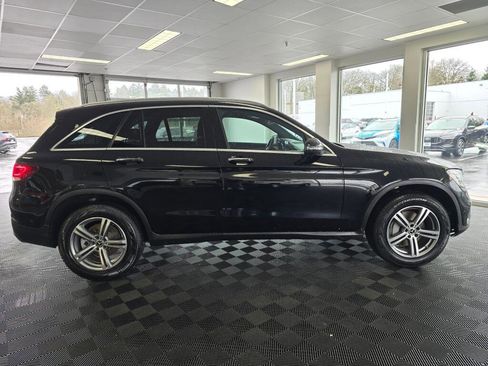 Used 2022 Mercedes-Benz GLC 300 image 2