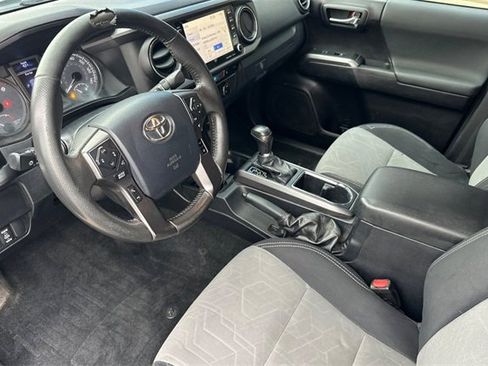 Used 2020 Toyota Tacoma TRD Off-Road image 13