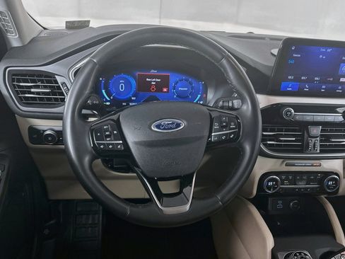 Used 2021 Ford Escape SEL w/ Technology Package FWD image 18