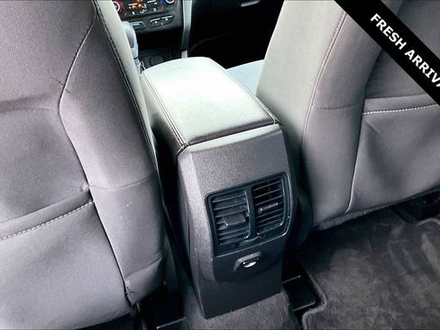 Used 2018 Ford Escape SE image 10