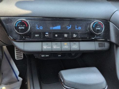 Used 2025 Hyundai Elantra Sport FWD image 21