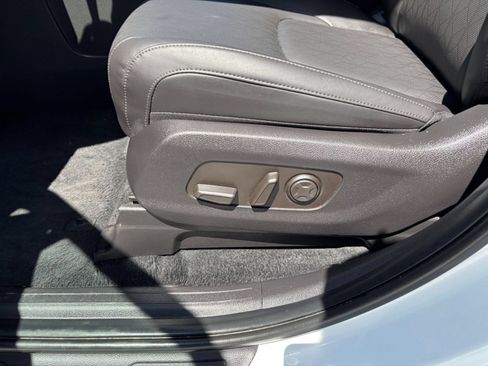 Used 2026 Kia Carnival FWD image 22