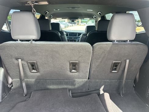 Used 2023 Buick Enclave Essence FWD image 24