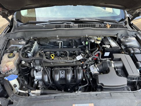 Used 2016 Ford Fusion SE image 18