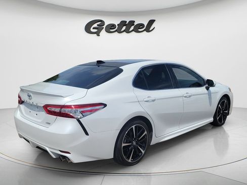 Used 2020 Toyota Camry XSE FWD image 5