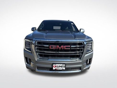 Used 2023 GMC Yukon XL SLT w/ SLT Premium Package AWD/4WD image 8