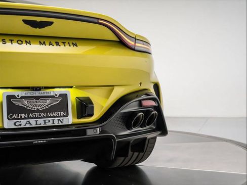 Used 2025 Aston Martin V8 Vantage Coupe image 29