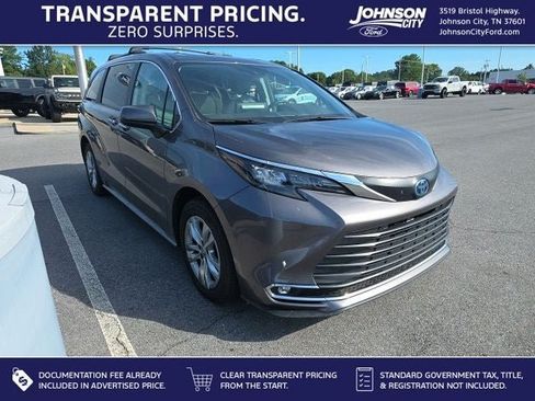 Used 2024 Toyota Sienna XLE w/ XLE Plus Package AWD/4WD image 1
