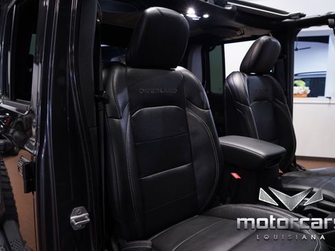 Used 2020 Jeep Gladiator Overland image 32