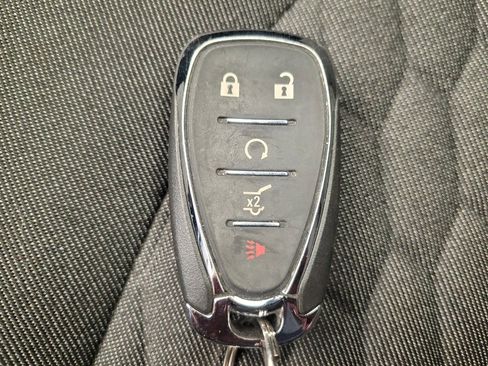 Used 2019 Chevrolet Equinox LT w/ Sun & Navigation Package image 32