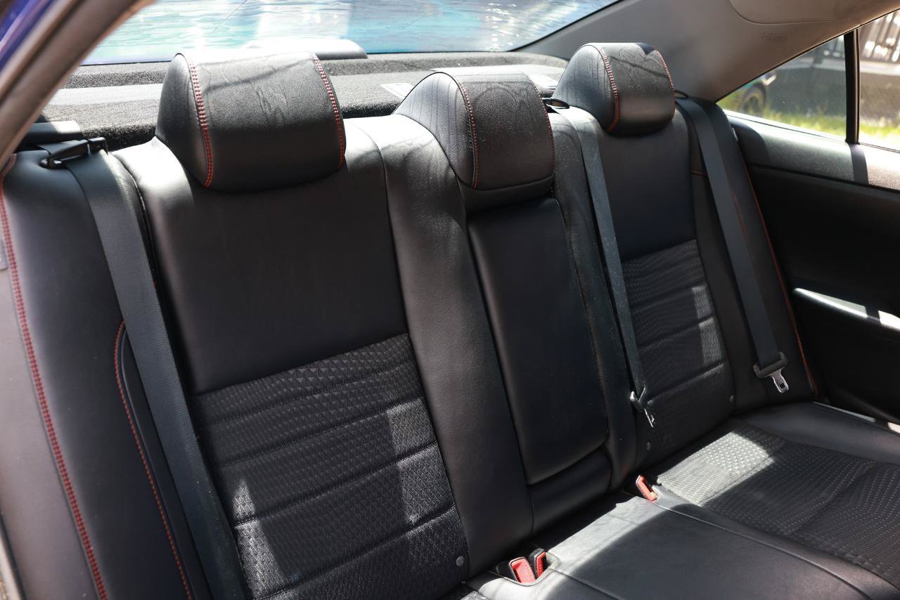 Used 2015 Toyota Camry SE FWD image 14