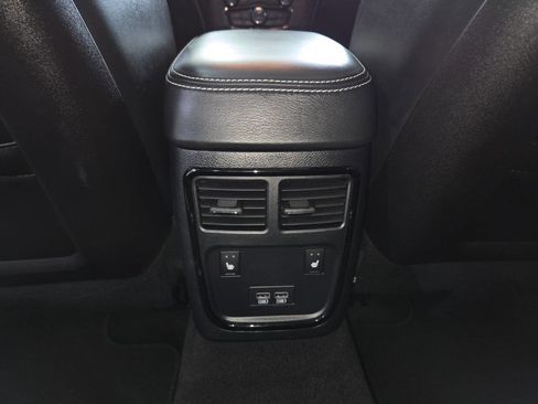 Used 2023 Chrysler 300 C RWD image 23