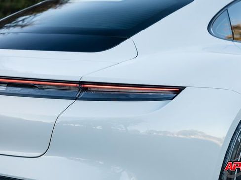 Used 2022 Porsche Taycan image 57