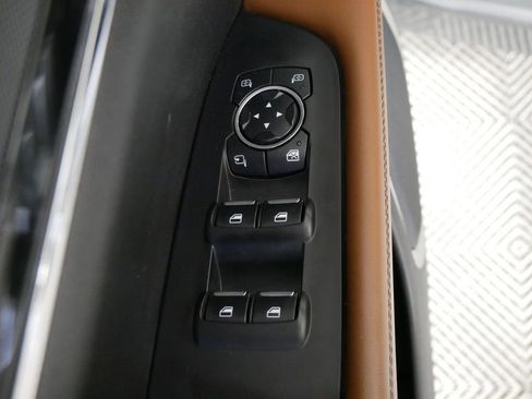 Used 2023 Lincoln Nautilus Reserve image 18