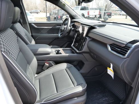 New 2026 GMC Acadia Denali w/ Super Cruise Package AWD/4WD image 22