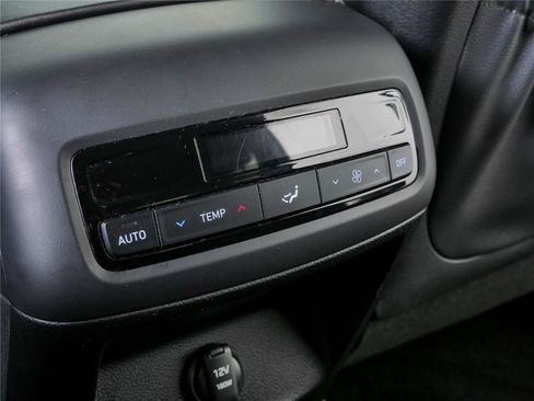 Used 2024 Hyundai Palisade SEL FWD image 19