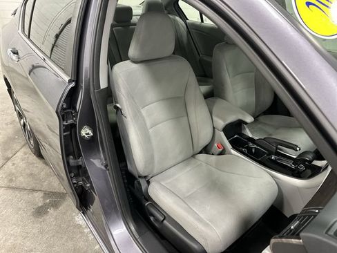 Used 2017 Honda Accord EX image 17