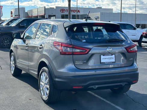 Used 2021 Nissan Rogue Sport S image 3