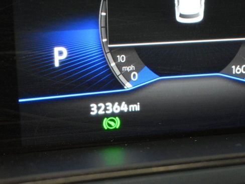 Used 2022 Volkswagen Taos SE w/ Panoramic Sunroof Package AWD/4WD image 3