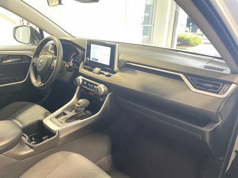 Used 2025 Toyota RAV4 XLE FWD image 20