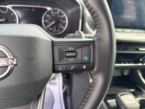 Certified 2025 Nissan Rogue SV image 24