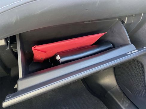 Used 2022 Toyota Highlander XLE image 29