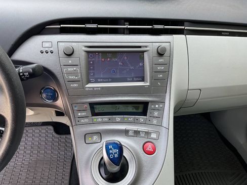 Used 2015 Toyota Prius Three FWD image 19